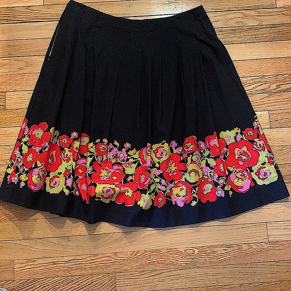 Isaac Mizrahi Skirt and Blazer Suit - Picture 4 of 15